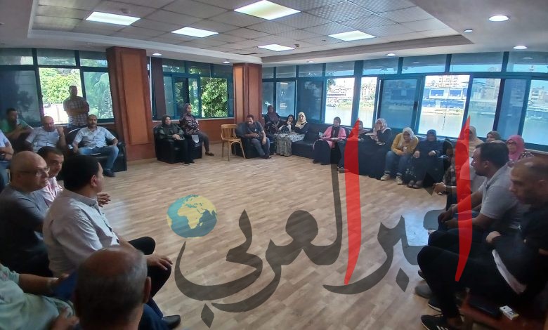 اجتماع الدكتور عاطف خاطر بالعاملين بديوان عام فرع ثقافة الدقهلية
