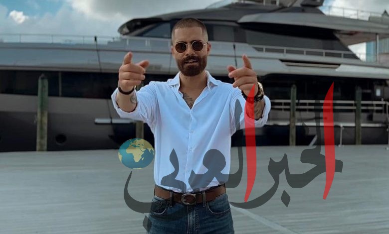 المطرب علي أيوب يُنسج خيوطًا من الحُب في أغنيته الجديدة "خيوط العنكبوت"