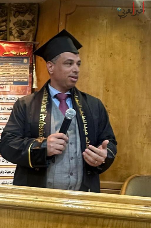 الكاتب الصحفي" عاطف البطل" يهنئ الدكتور حسن شحاتة بحصوله على الدكتوراه الفخرية