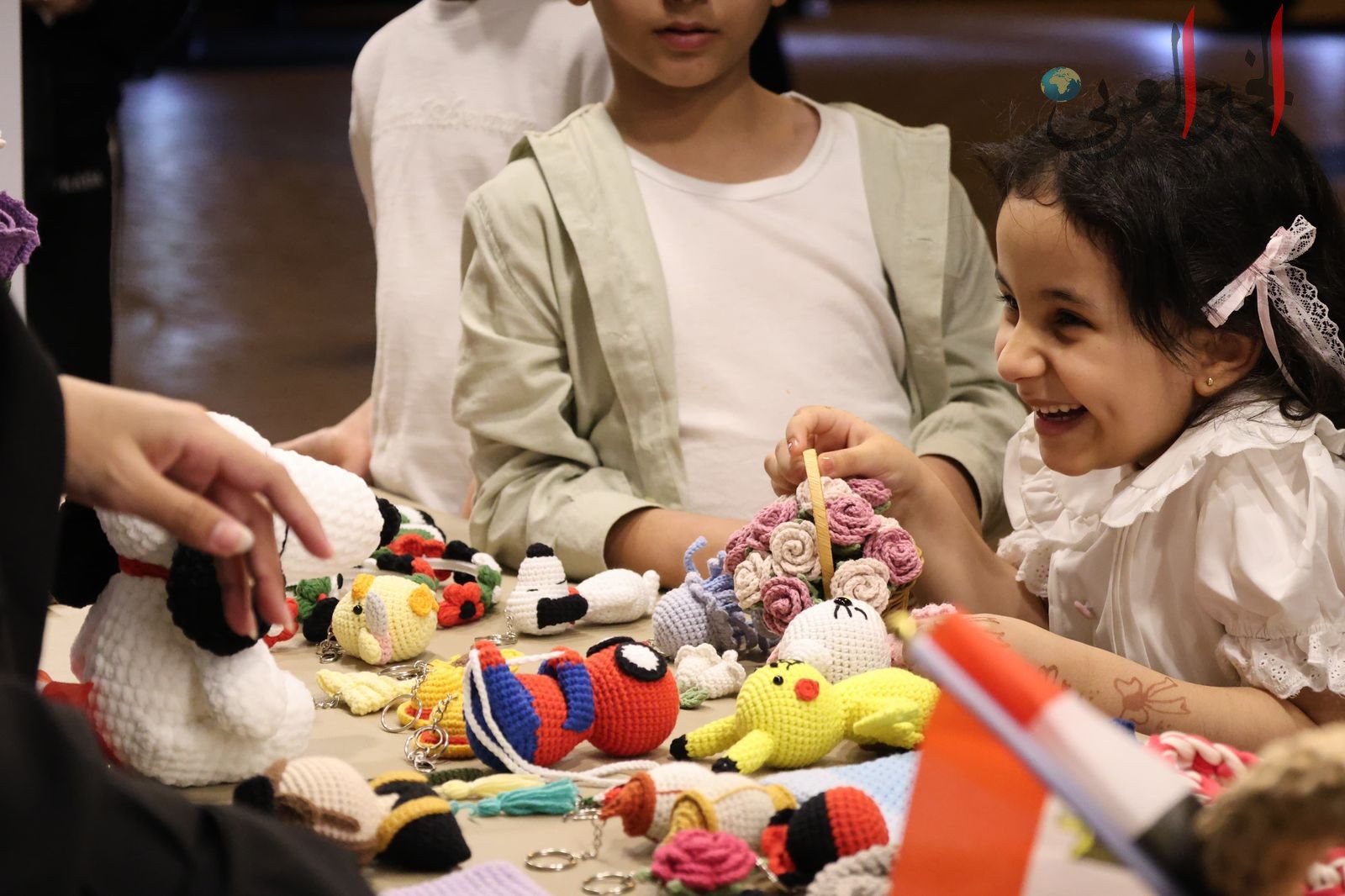 النادي المصري بالعين يشارك في فعالية رحلة الثقافات العالمية في منطقة مبزرة الخضراء دعمًا للأسر المنتجة من أبناء الجالية المصرية .